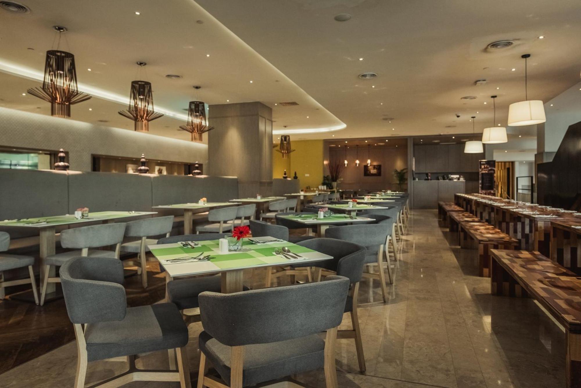 โรงแรมดับบลิว อี ไอ แอล อิโปห์ ภายนอก รูปภาพ The interior of a Sambar