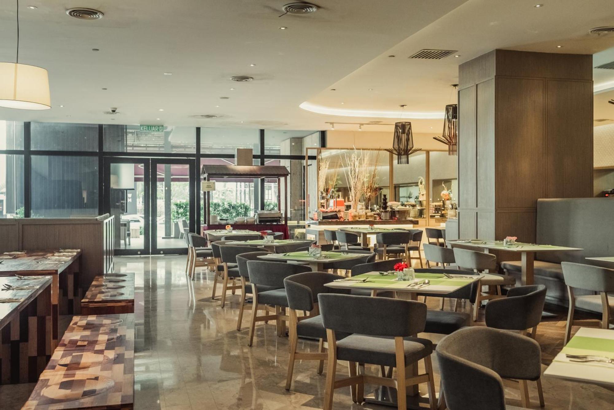 โรงแรมดับบลิว อี ไอ แอล อิโปห์ ภายนอก รูปภาพ The restaurant